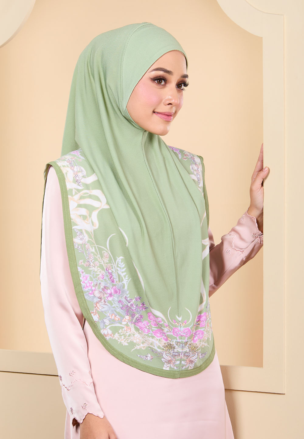 TIARA ROSALIN LABUH IN GREEN