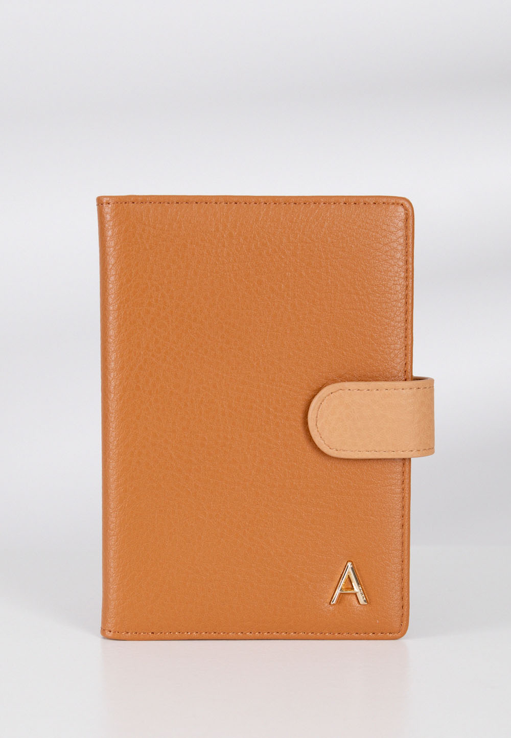 STOW TRAVEL WALLET IN TOFFEE