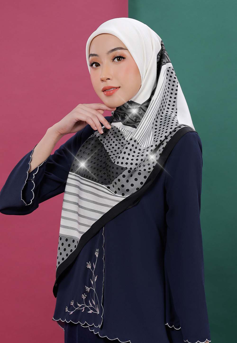 SIGNUM TWILL IN BLACK (DIAMOND)