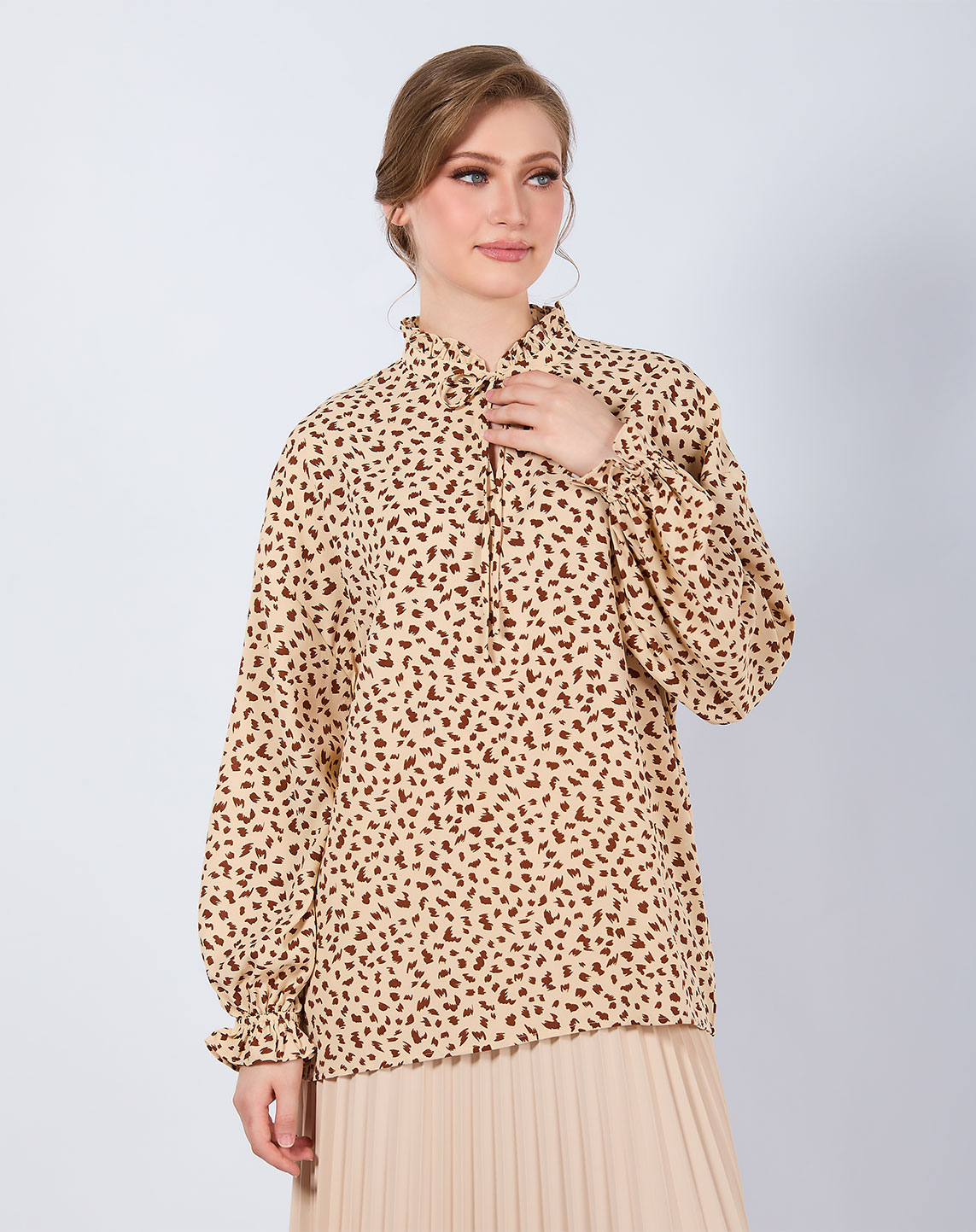 INDY BLOUSE IN LIGHT BROWN