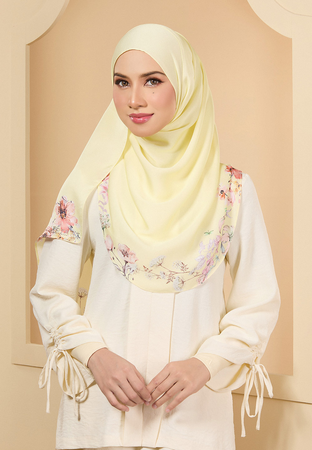 INSTANT SHAWL JASMIN IN LIGHT YELLOW