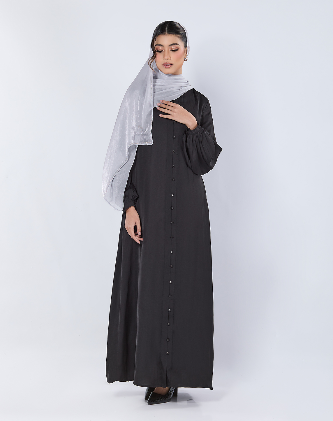 SIDRA JUBAH IN BLACK