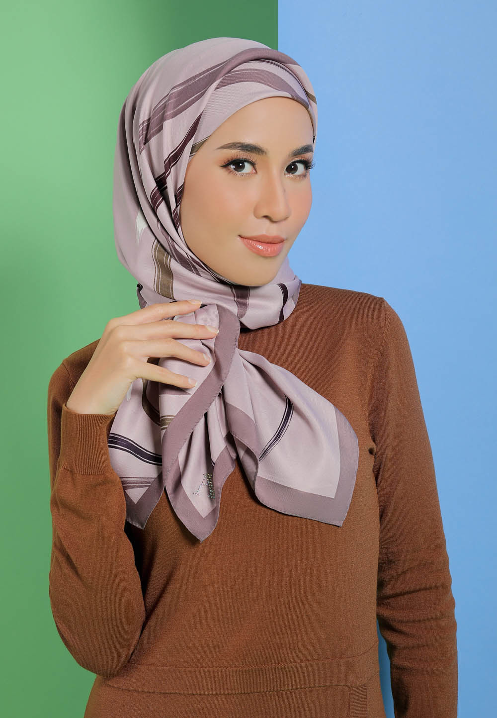 BEIGE SENORITA IN THISTLE