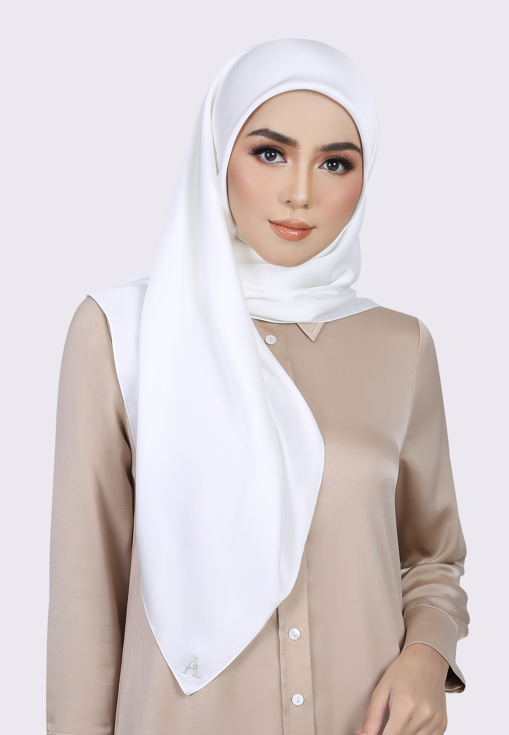 GRACE BASIC PLAIN IN WHITE
