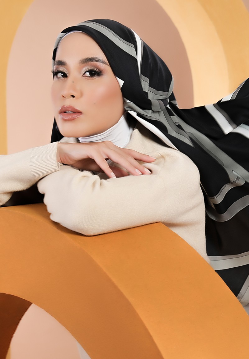 SQ BEIGE MONO PTD 179