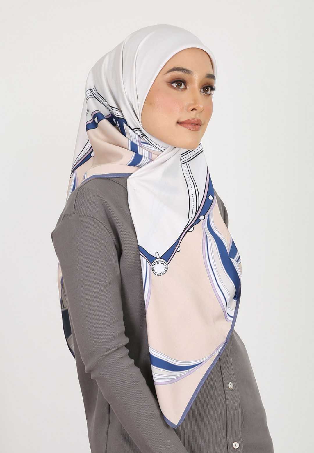 SQ 190 CHIC NAOMI