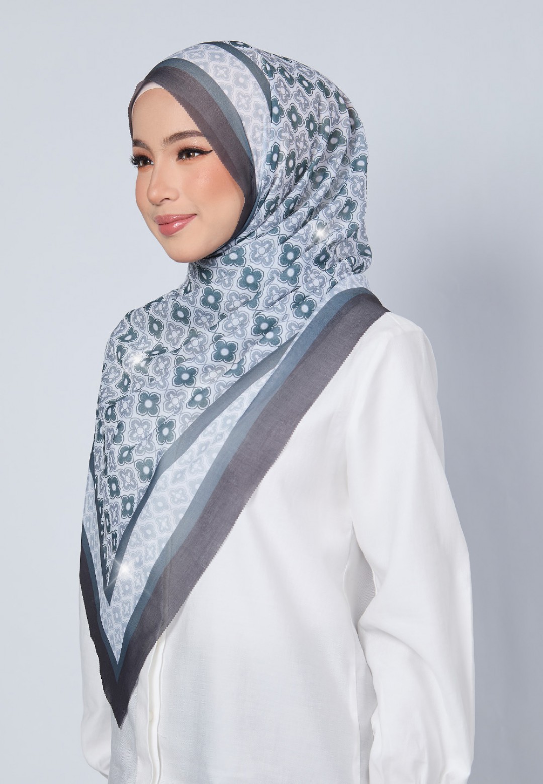 SHAWL JULIA VOILE LASERCUT DIAMOND