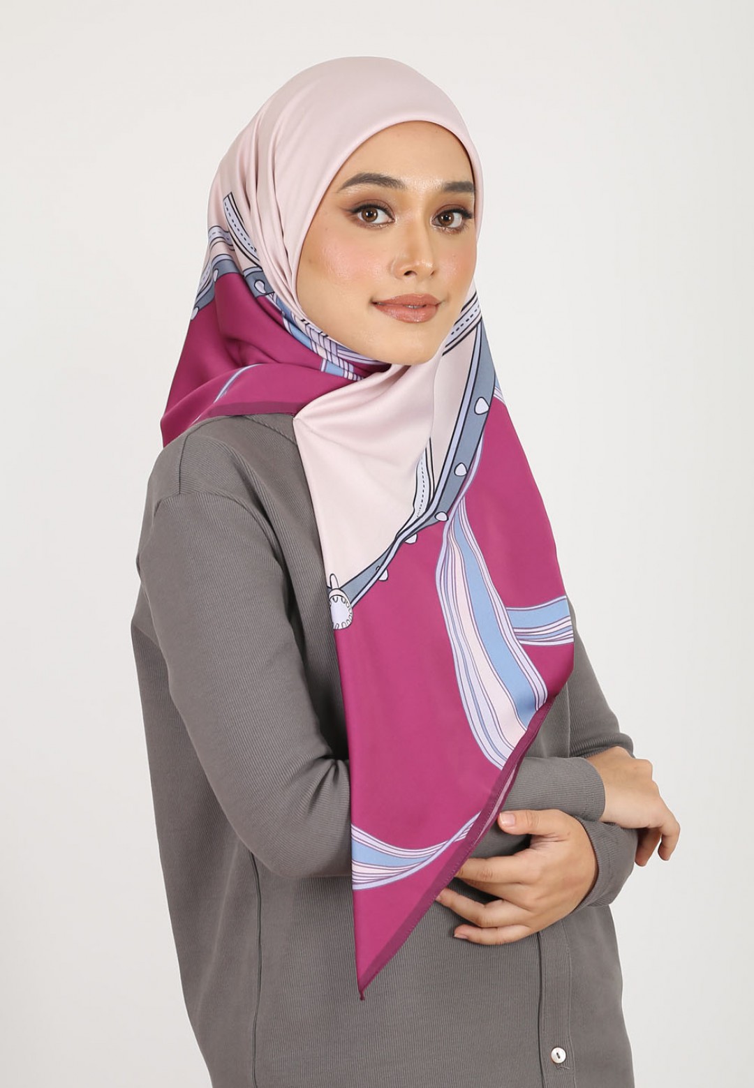 SQ 190 CHIC NAOMI