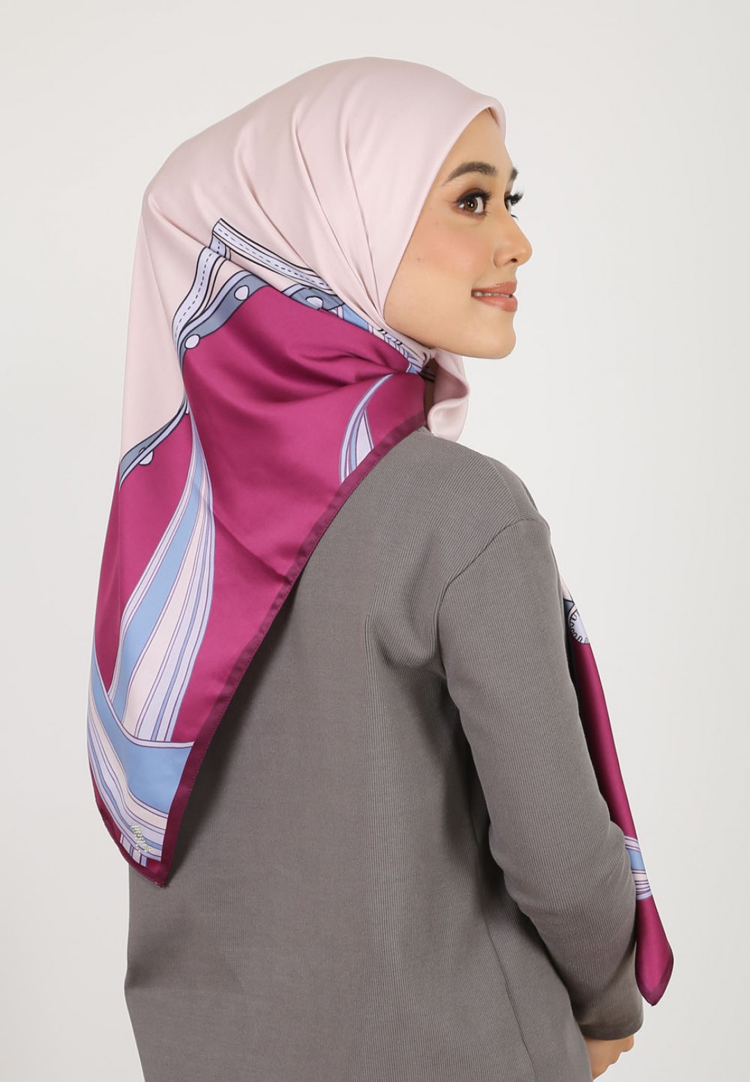 SQ 190 CHIC NAOMI