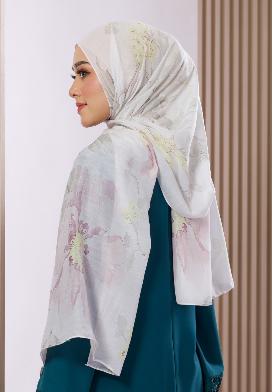 SHAWL AMBER VOILE PTD 119