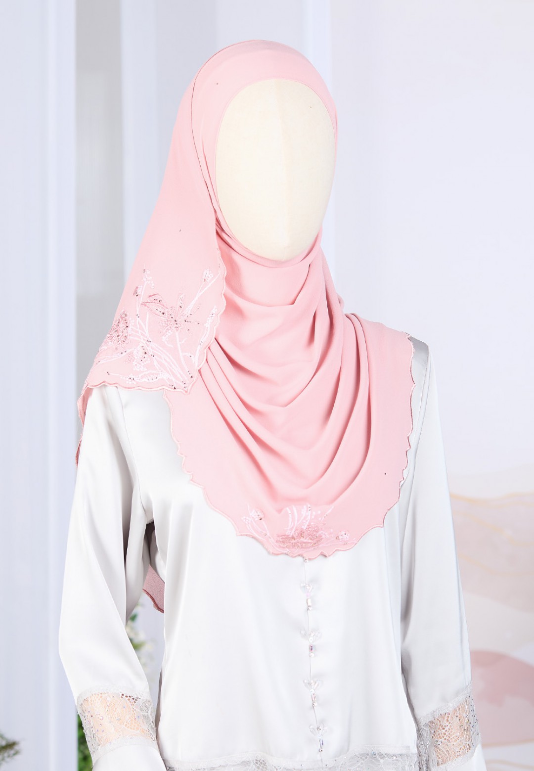INSTANT SOPHYA SEMI PLAIN EMBROIDERY DIAMOND