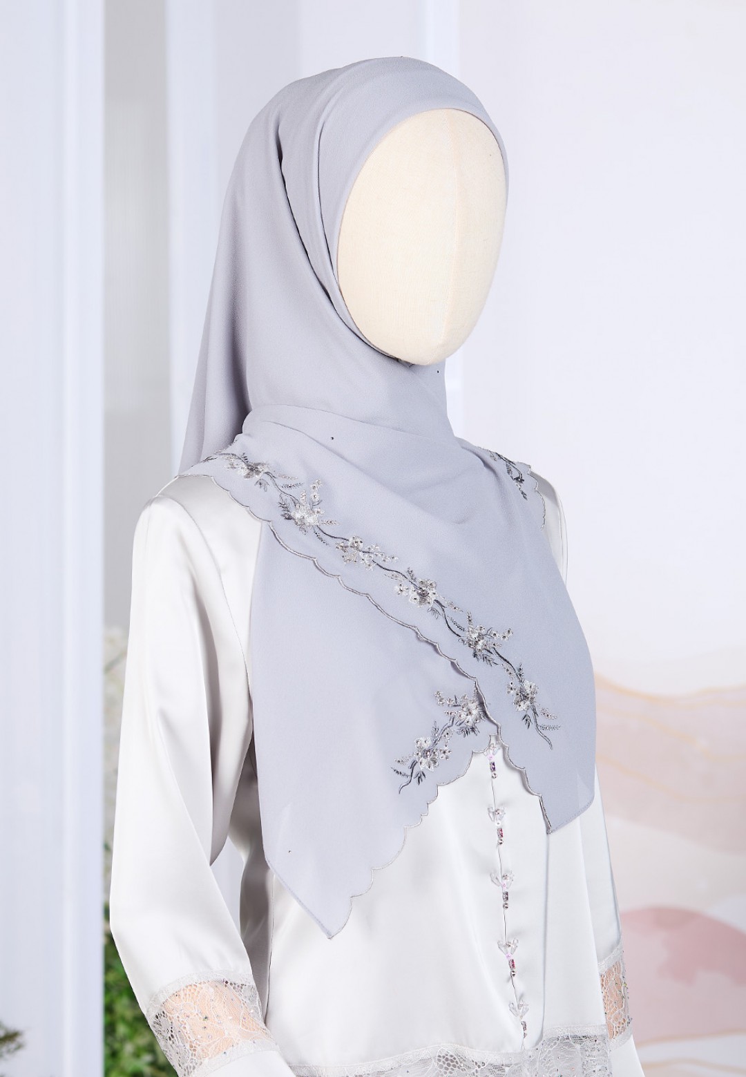 SQ HALYMAH PLAIN EMBROIDERY DIAMOND