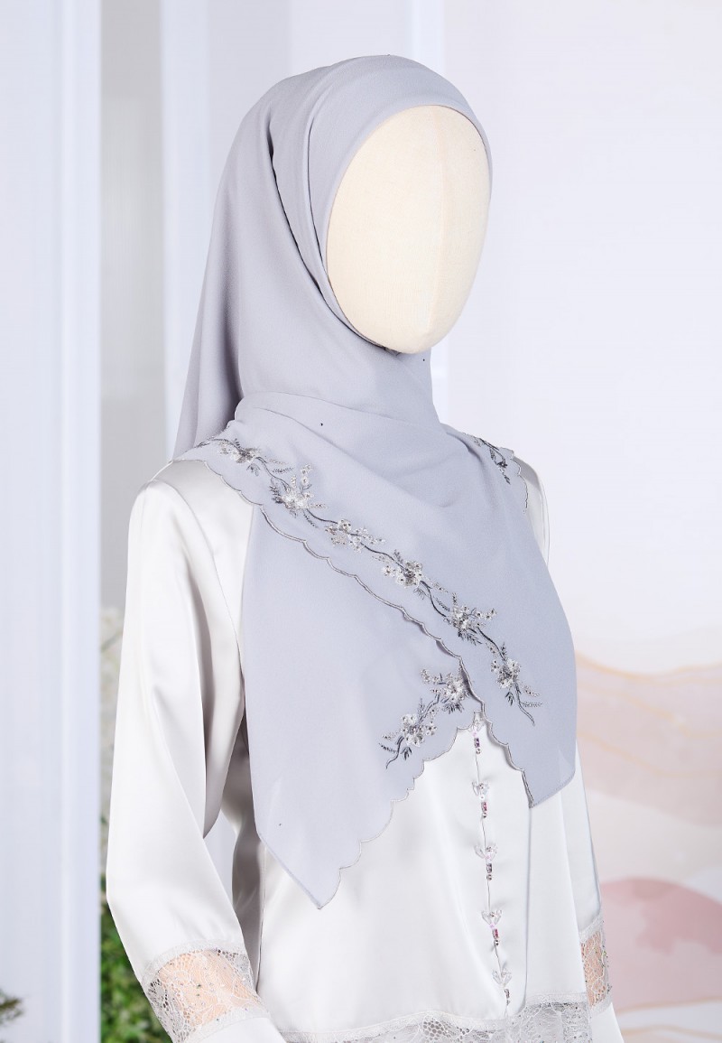 SQ HALYMAH PLAIN EMBROIDERY DIAMOND