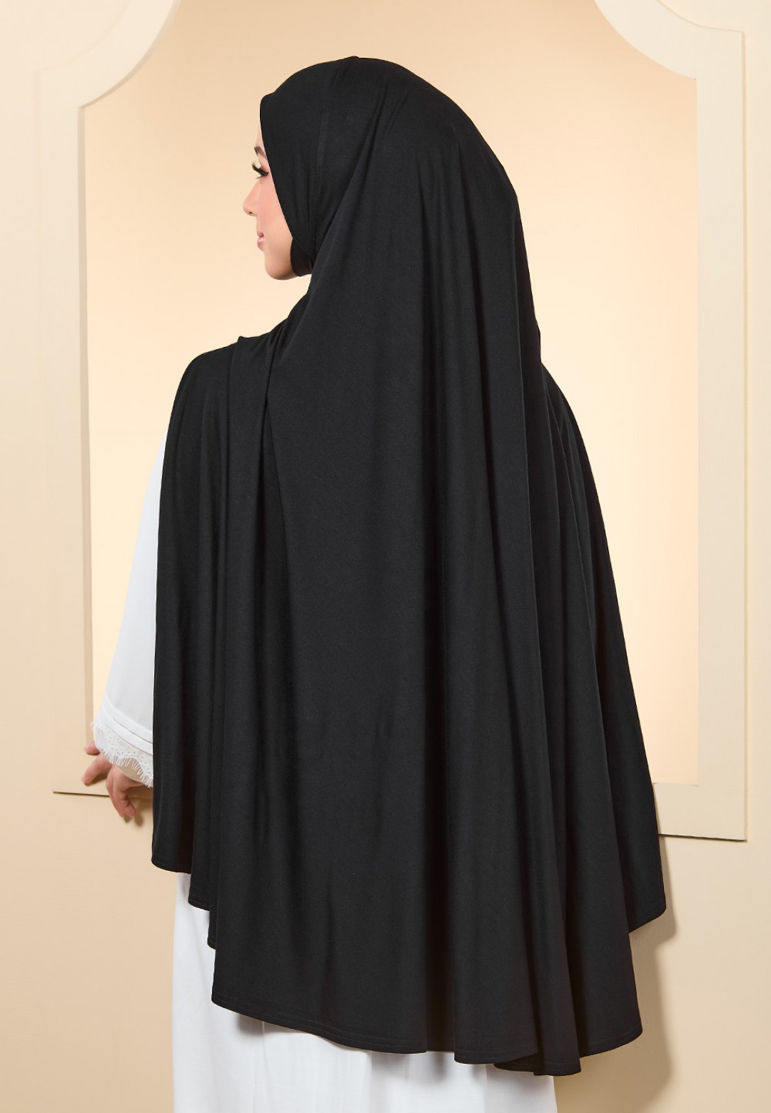 KHIMAR TANEEM