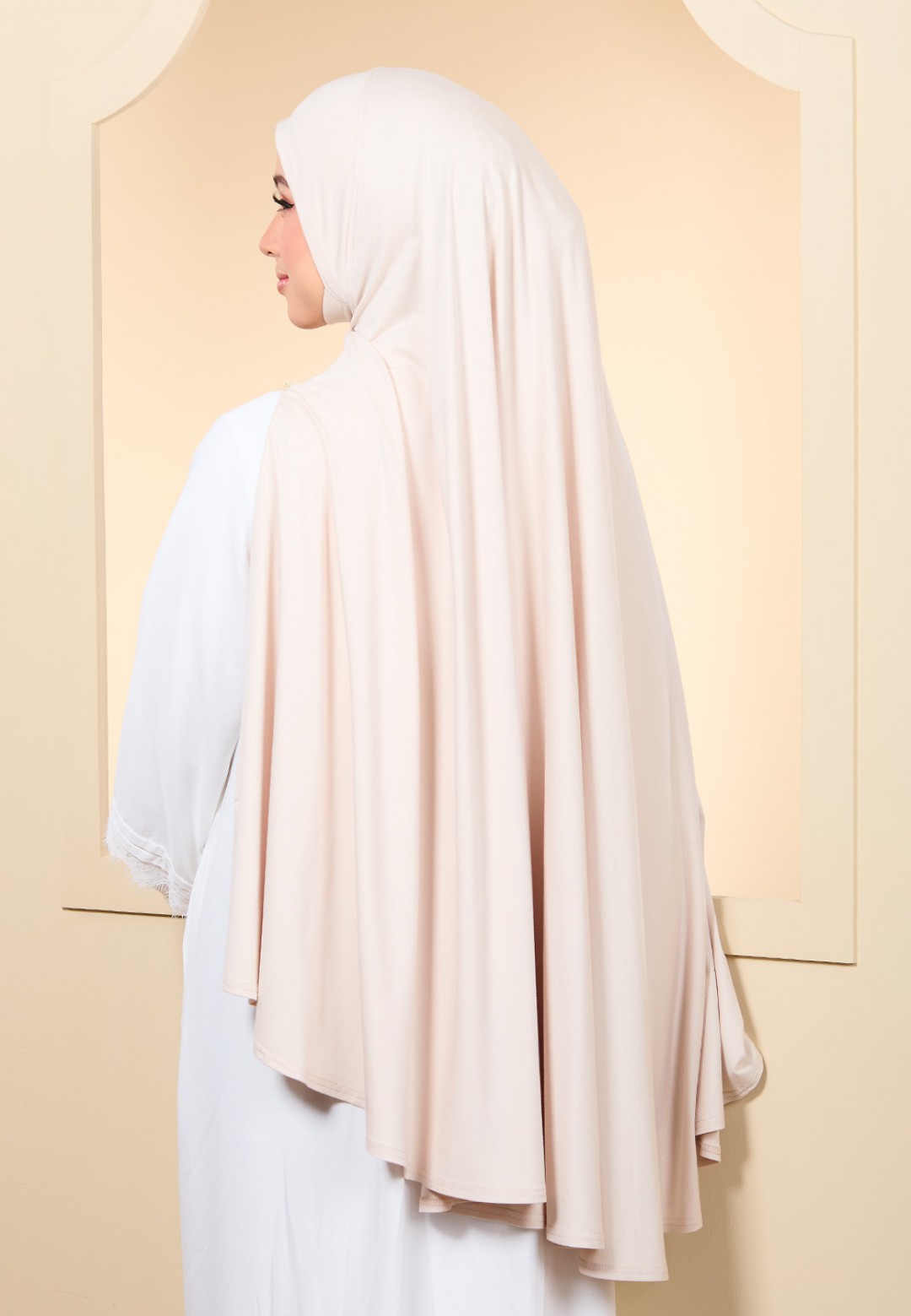KHIMAR TANEEM