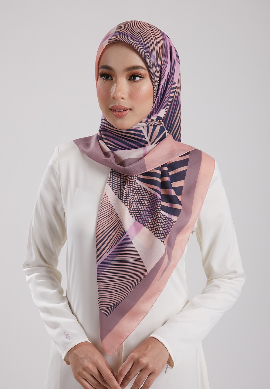 SQ 119  RHEA VOILE PTD