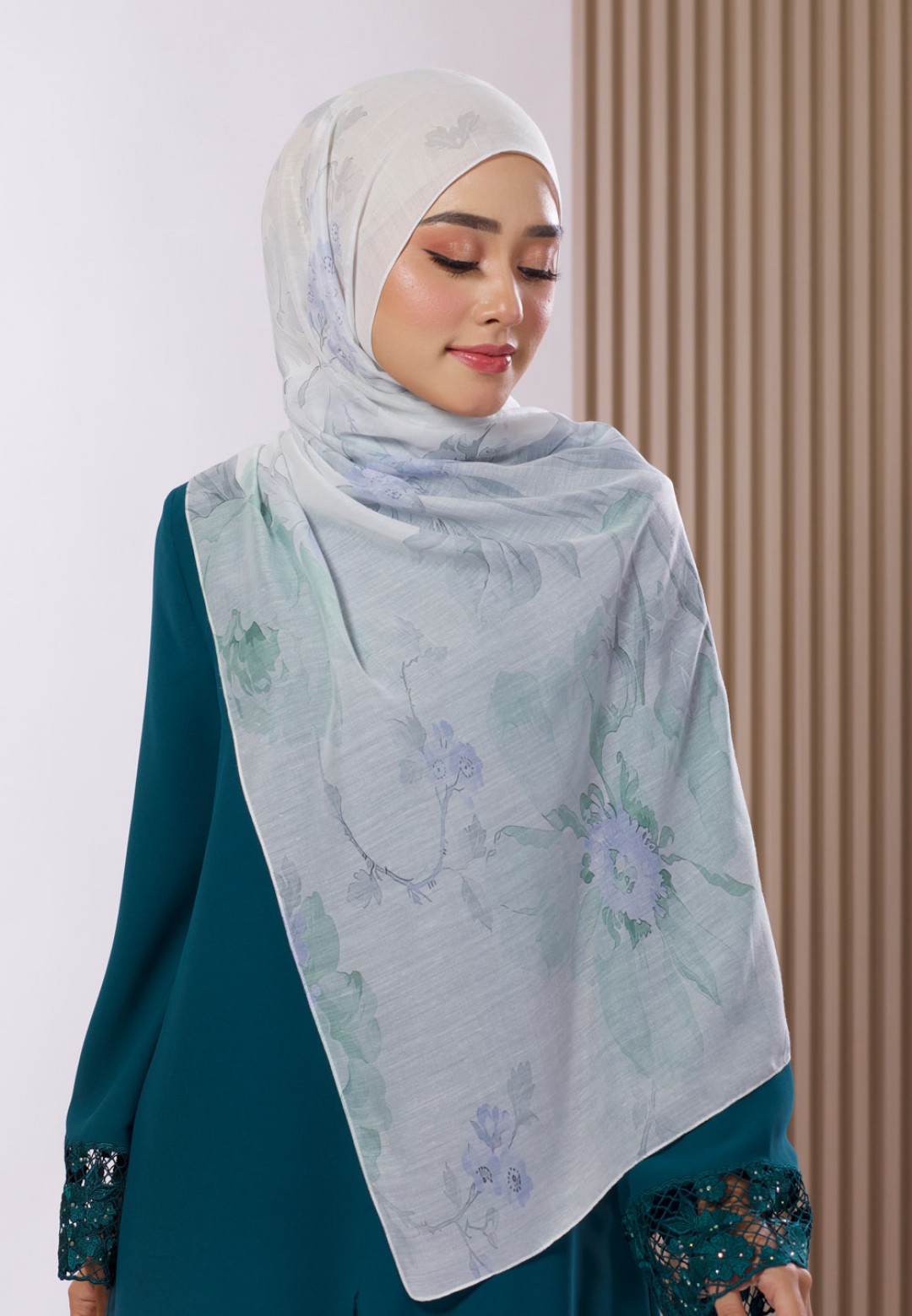 SHAWL AMBER VOILE PTD 119