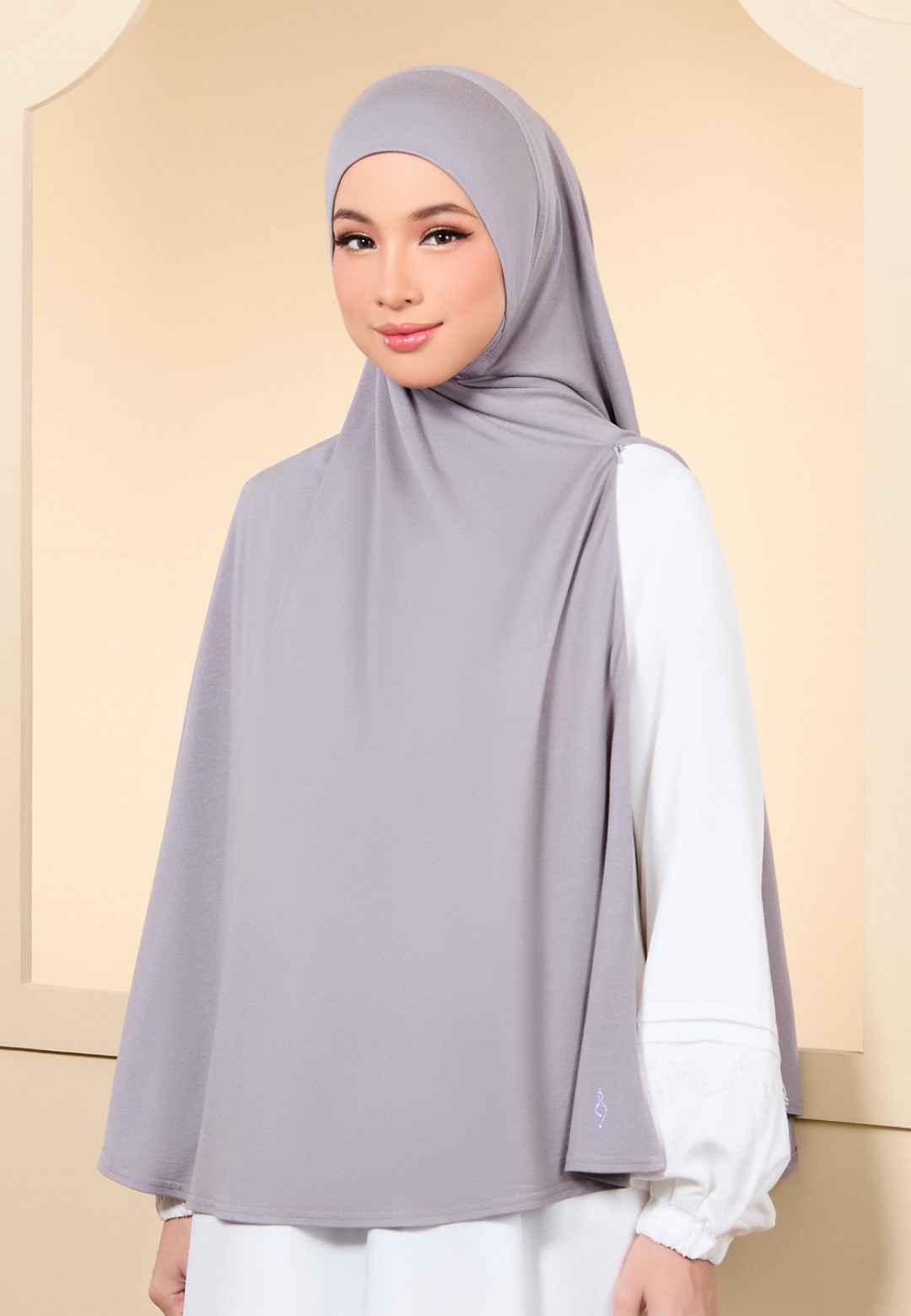 KHIMAR TANEEM