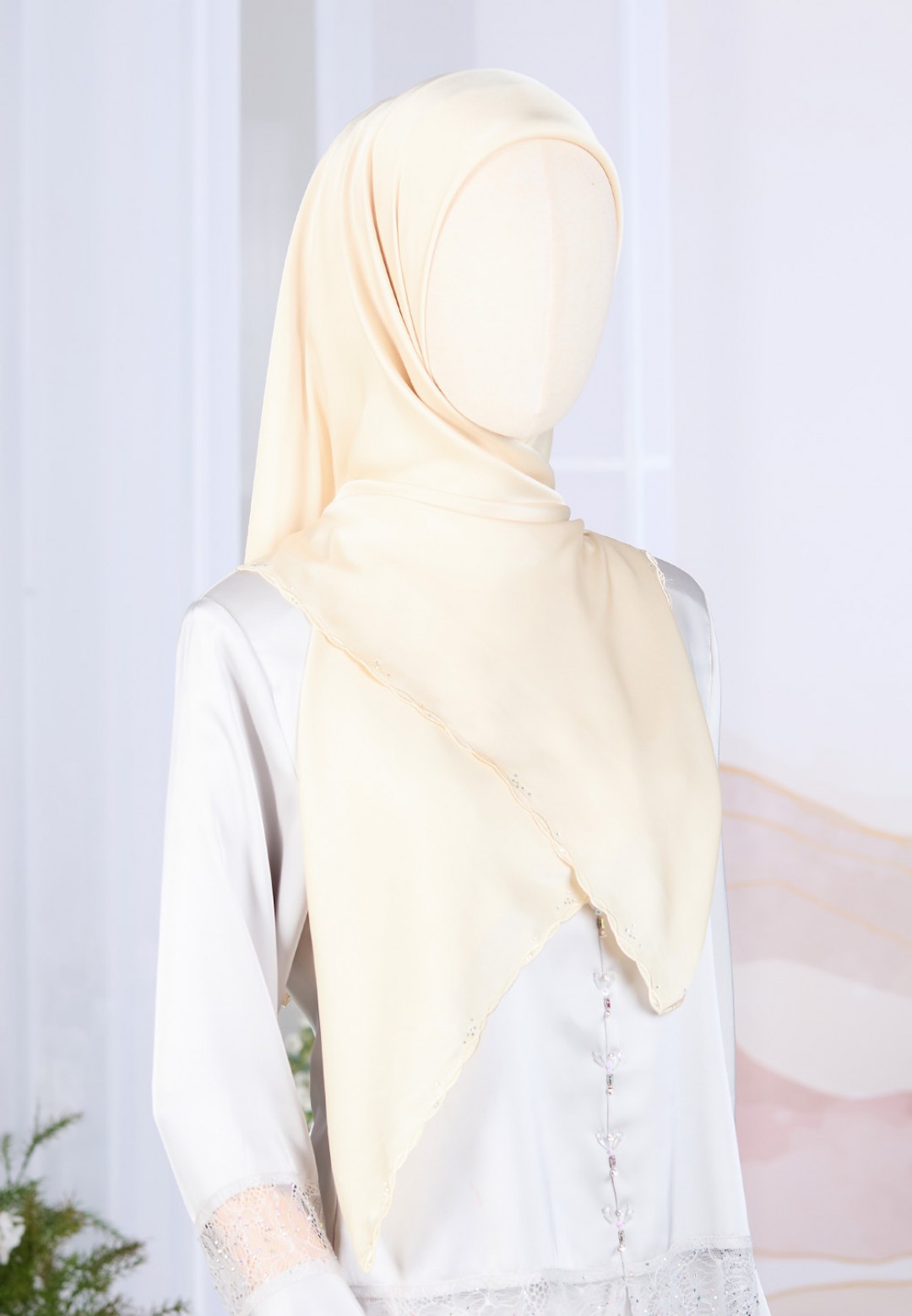 SQ NORMA PLAIN EMBROIDERY DIAMOND