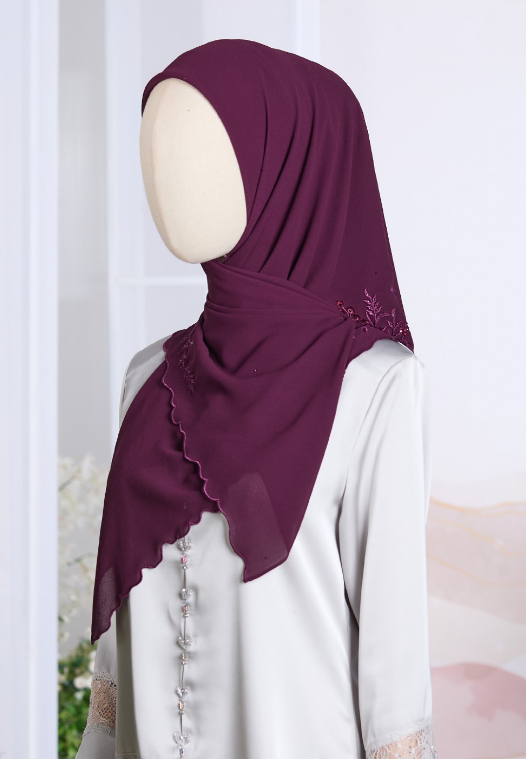 SQ ALLYAH PLAIN EMBROIDERY DIAMOND