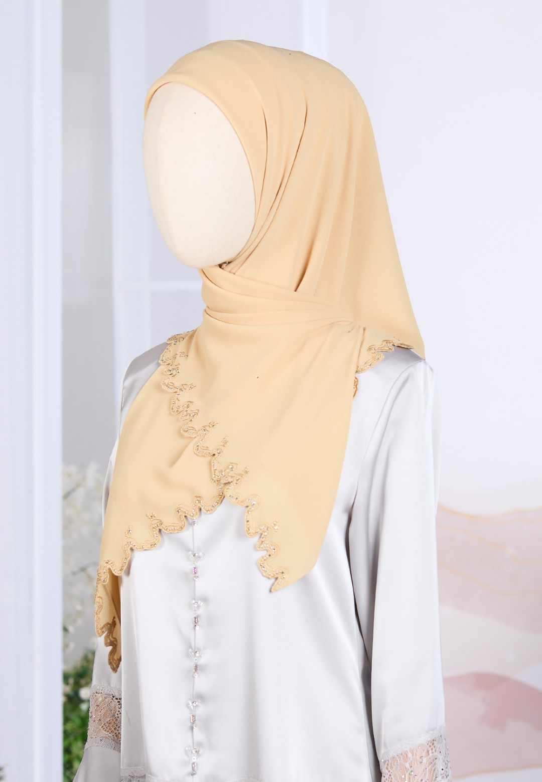 SQ LYANAA PLAIN EMBROIDERY DIAMOND