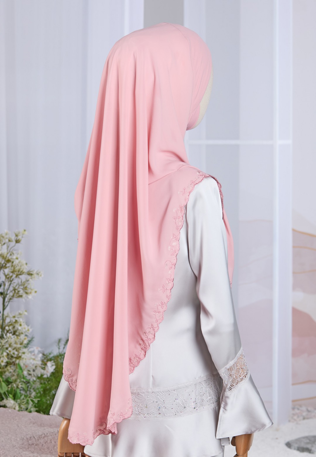 TIARA IRISBLOOM PLAIN EMBROIDERY