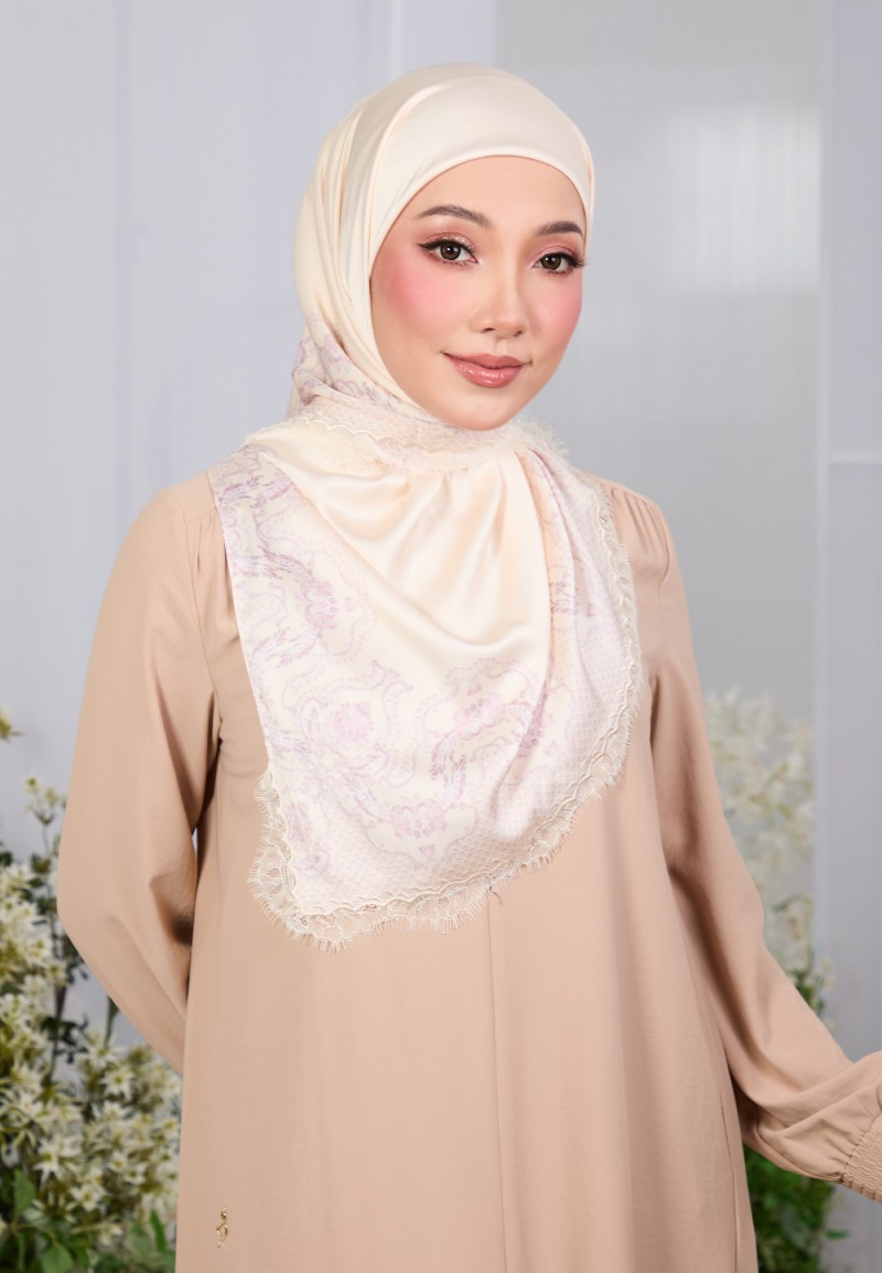 SQ WAYLA PRINTED WITH LACE