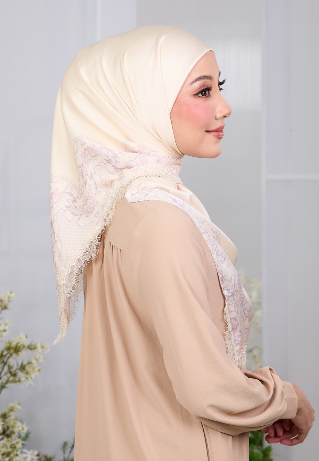 SQ WAYLA PRINTED WITH LACE