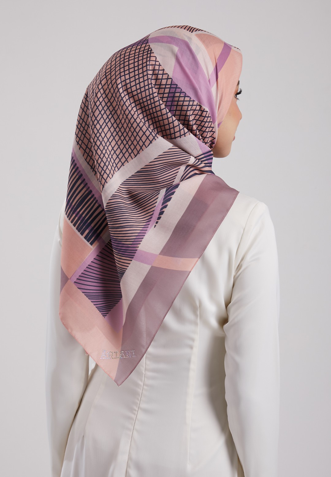 SQ 119  RHEA VOILE PTD