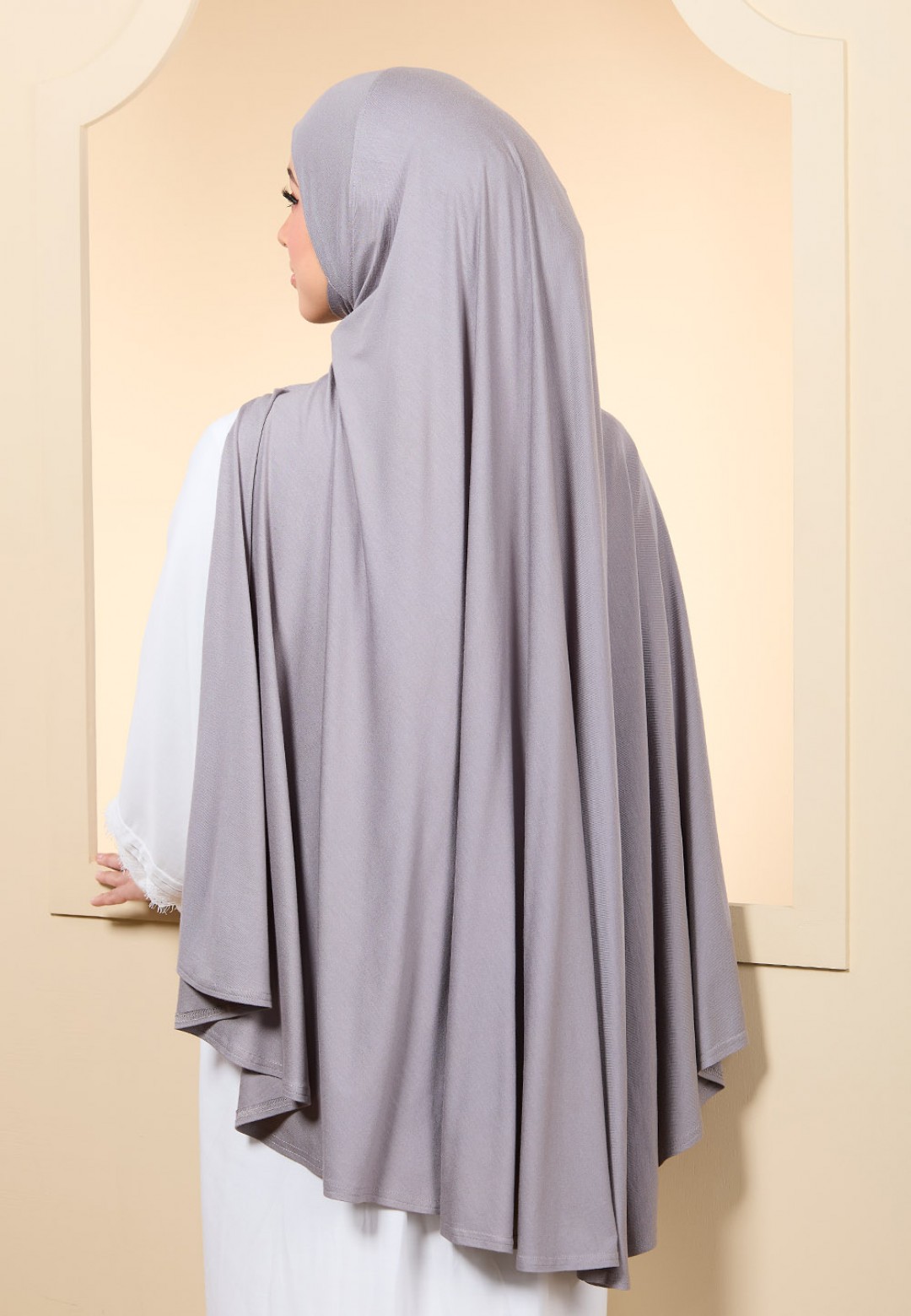 KHIMAR TANEEM