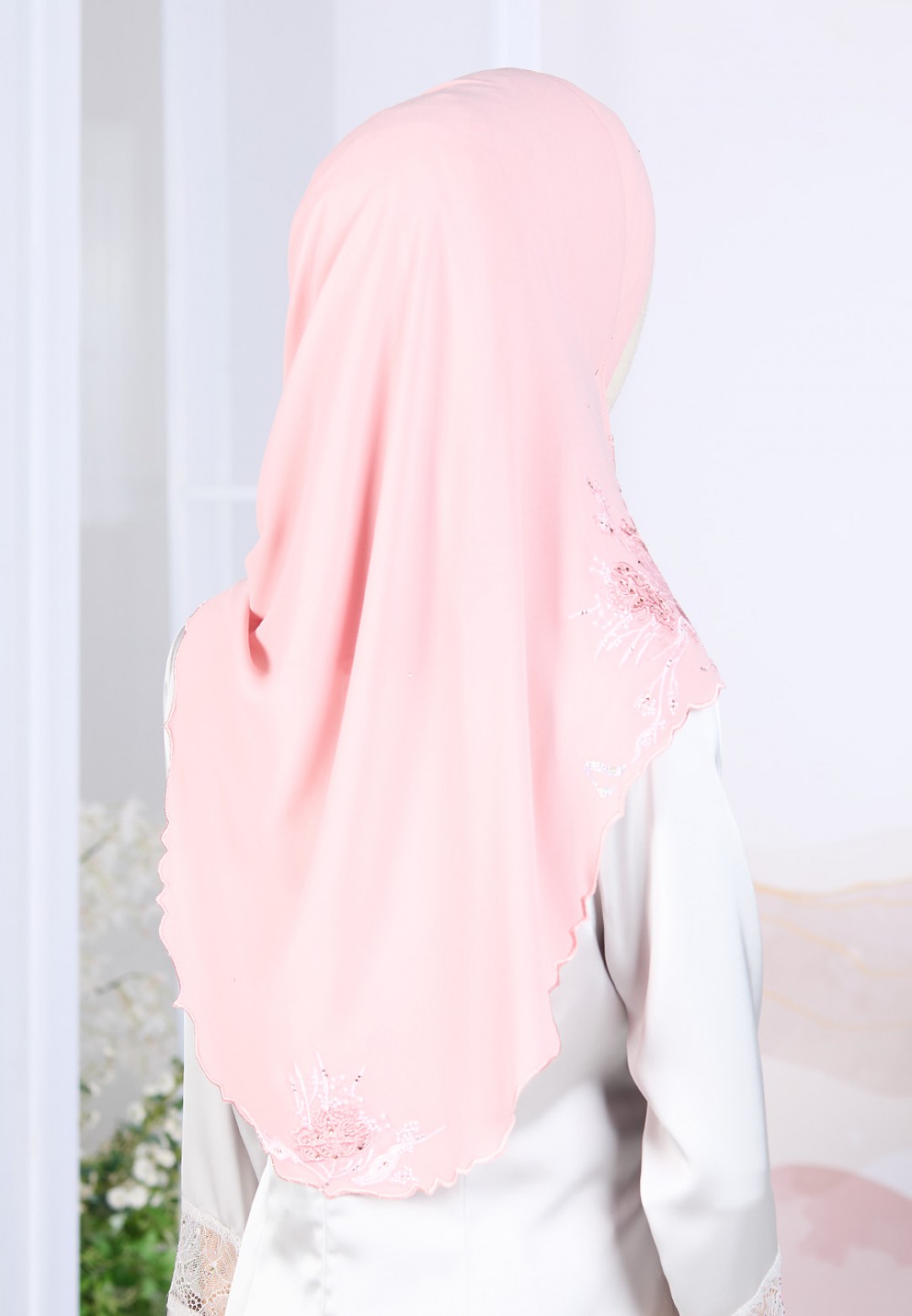 INSTANT SOPHYA SEMI PLAIN EMBROIDERY DIAMOND