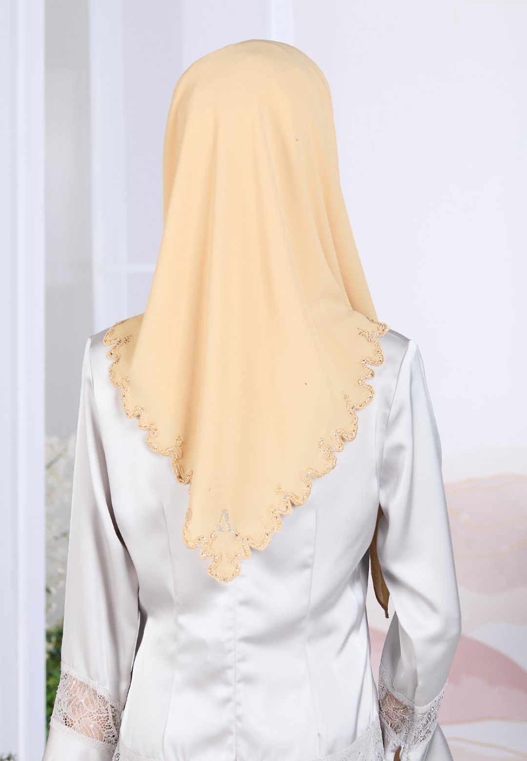 SQ LYANAA PLAIN EMBROIDERY DIAMOND