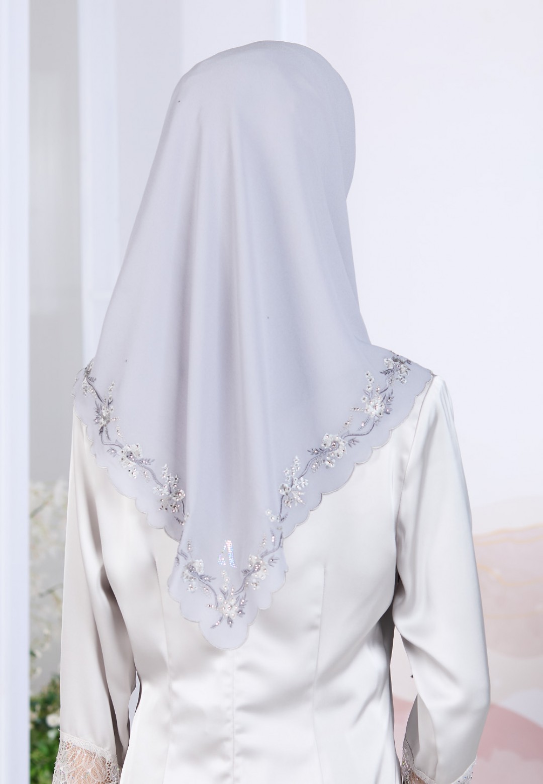 SQ HALYMAH PLAIN EMBROIDERY DIAMOND
