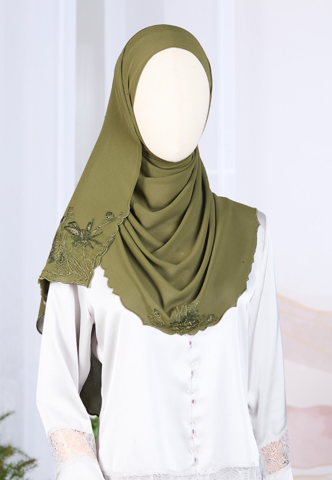 INSTANT SOPHYA SEMI PLAIN EMBROIDERY DIAMOND
