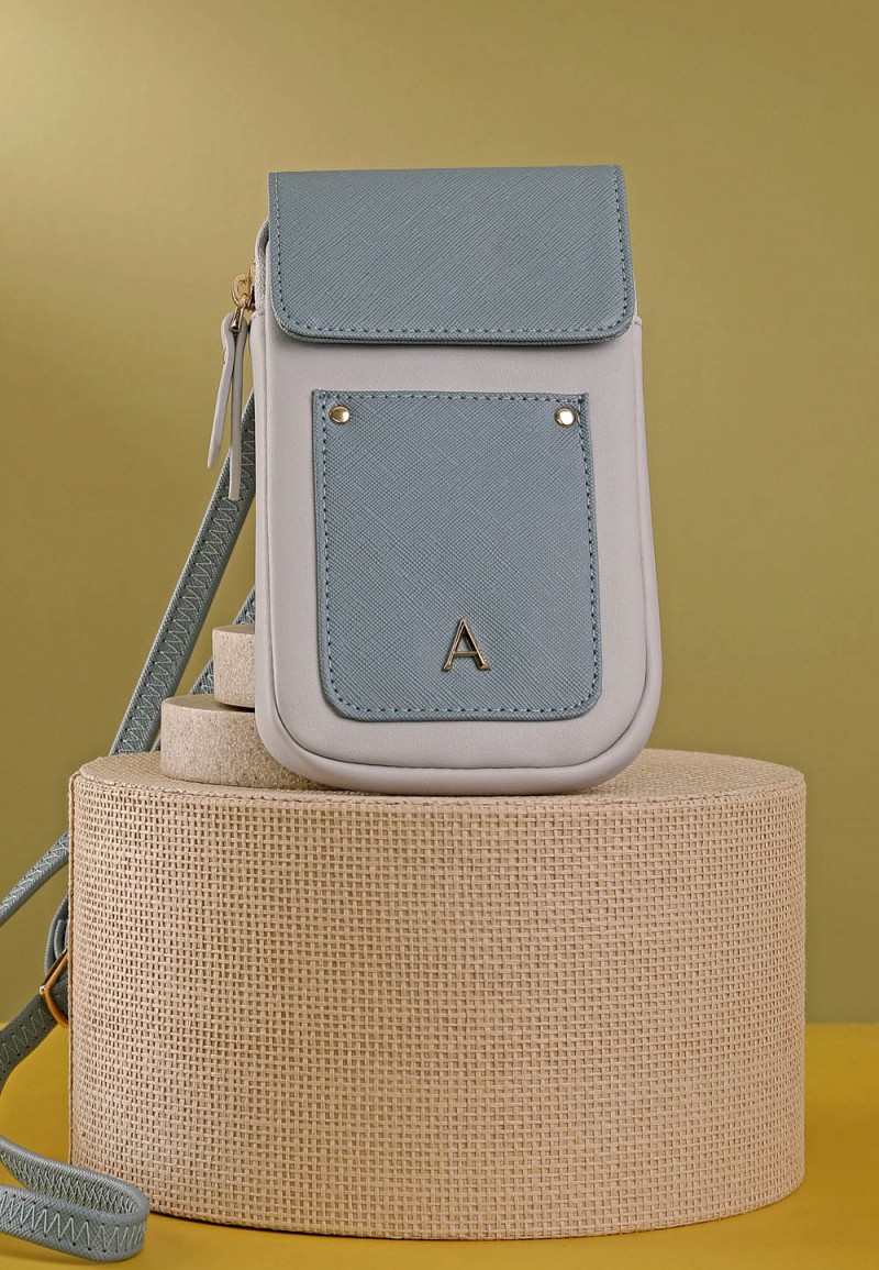 SADDLE PHONE POUCH