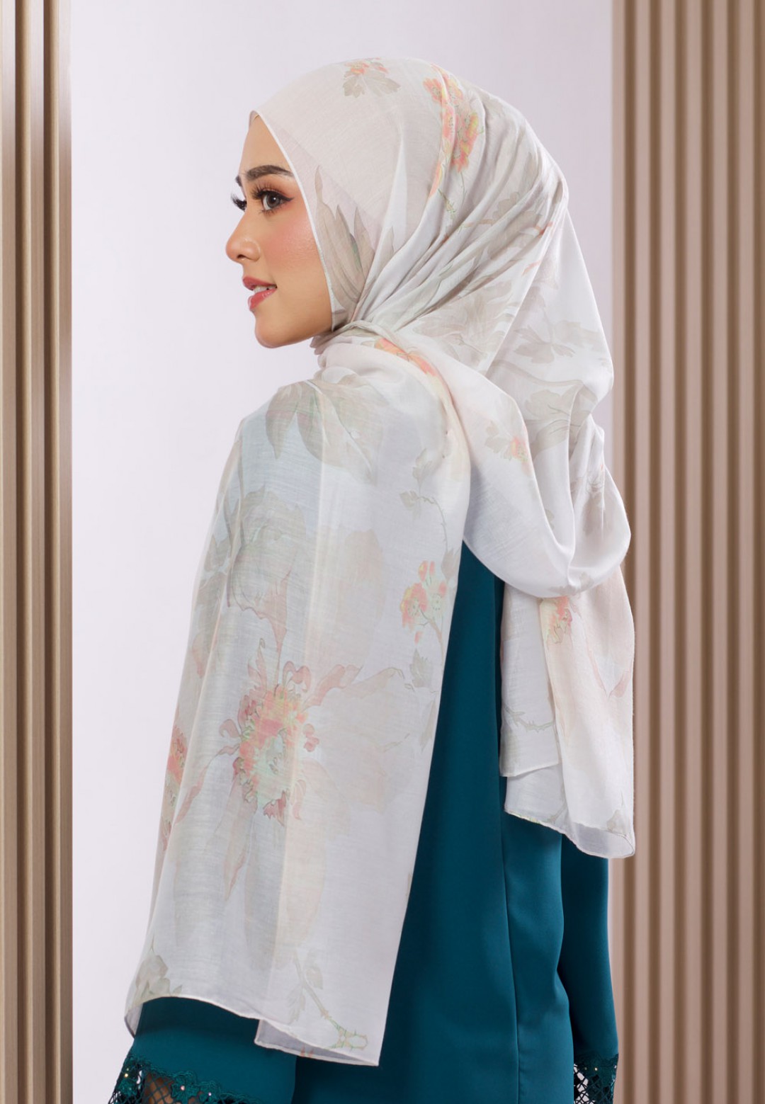 SHAWL AMBER VOILE PTD 119