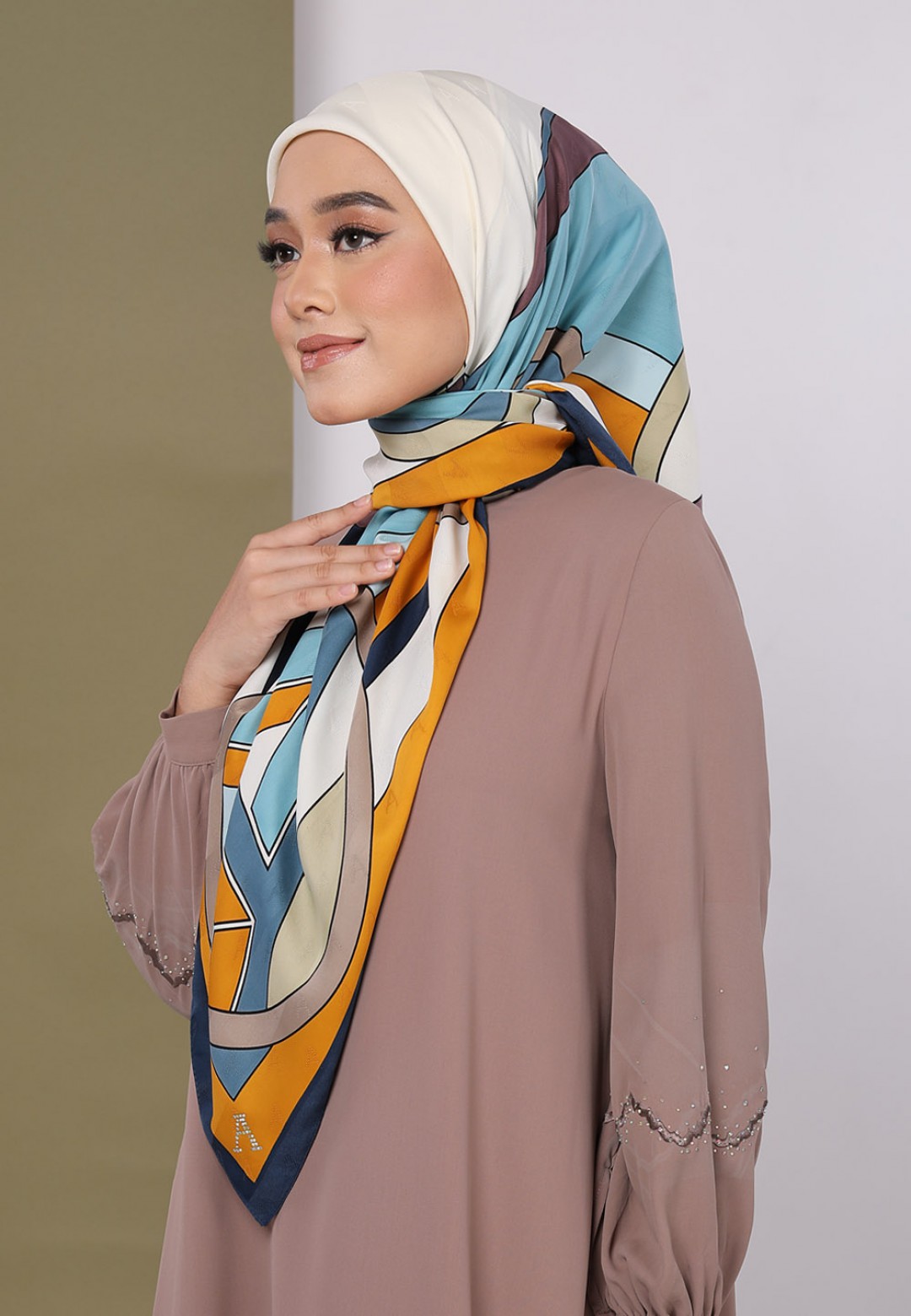 SQ LAURIE TWILL PTD 190