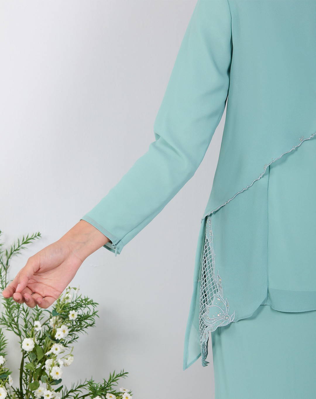 AFSHIN BAJU KURUNG