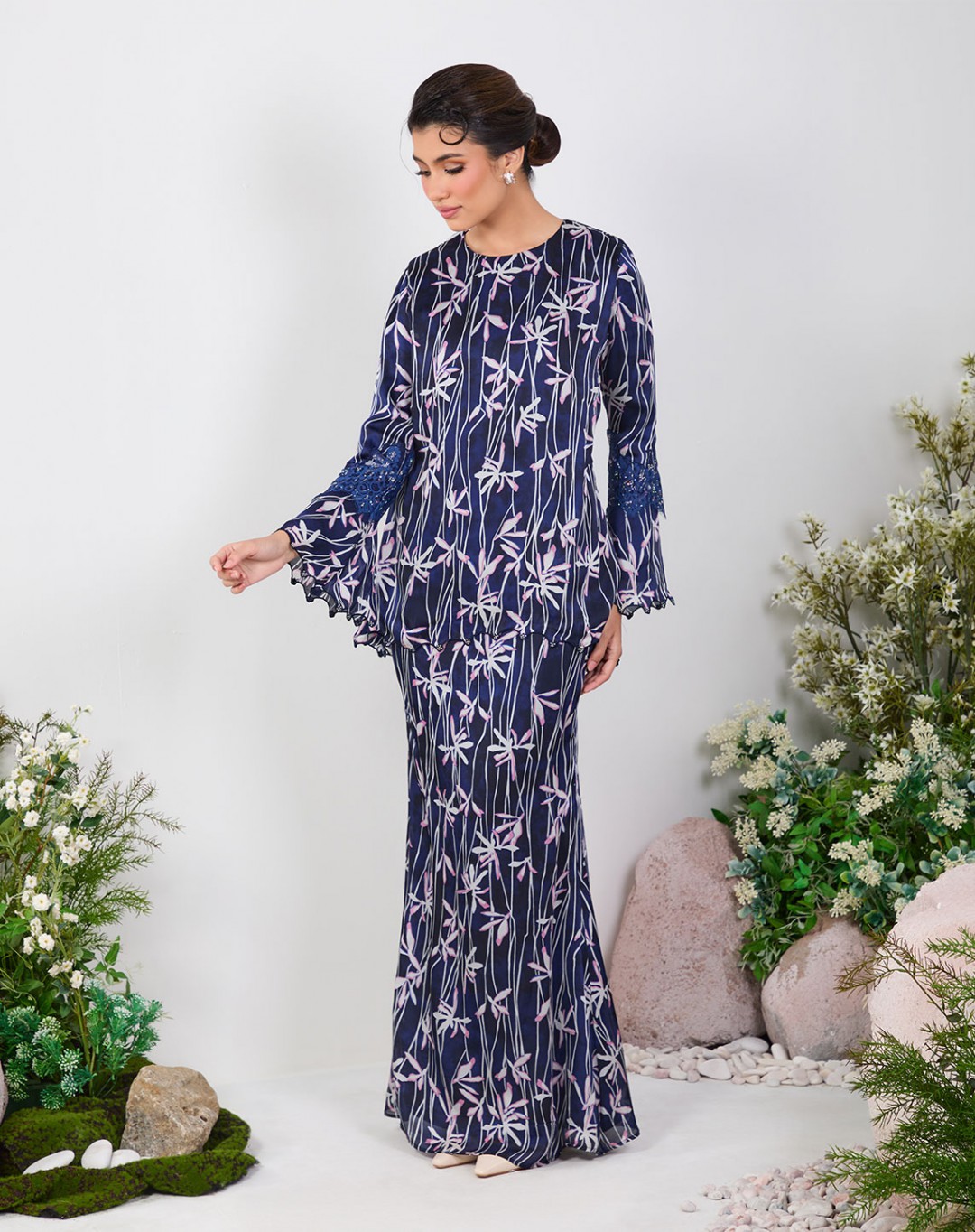 ALISHNA BAJU KURUNG