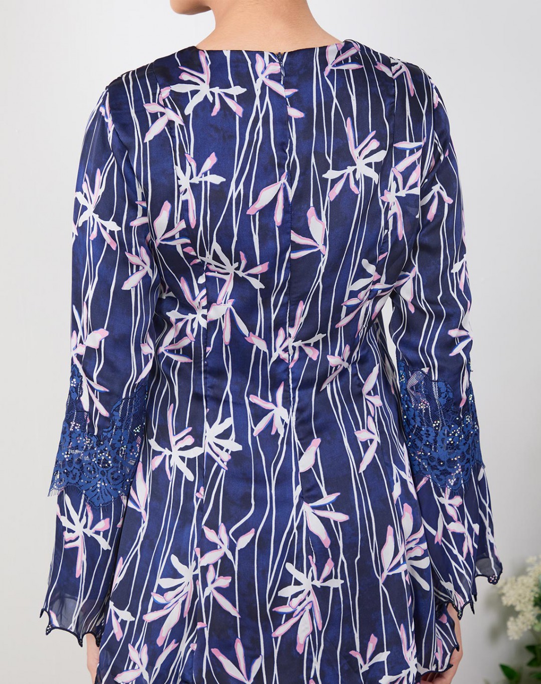 ALISHNA BAJU KURUNG