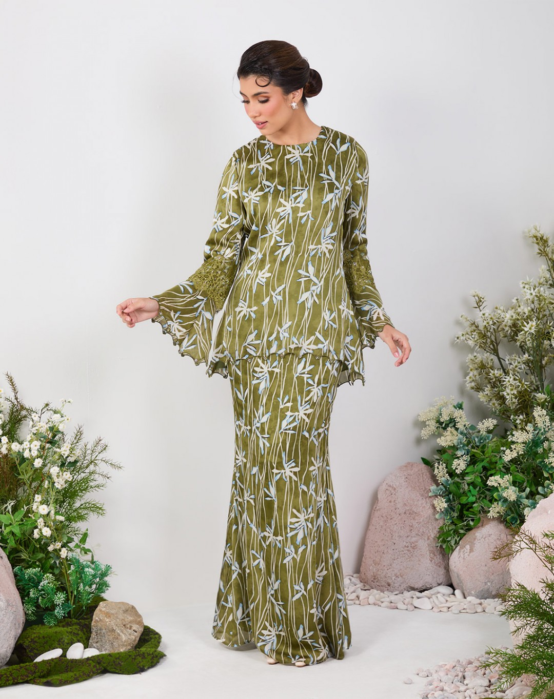 ALISHNA BAJU KURUNG