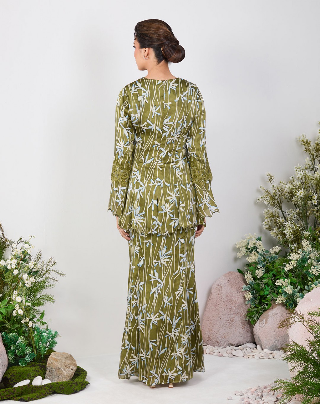 ALISHNA BAJU KURUNG