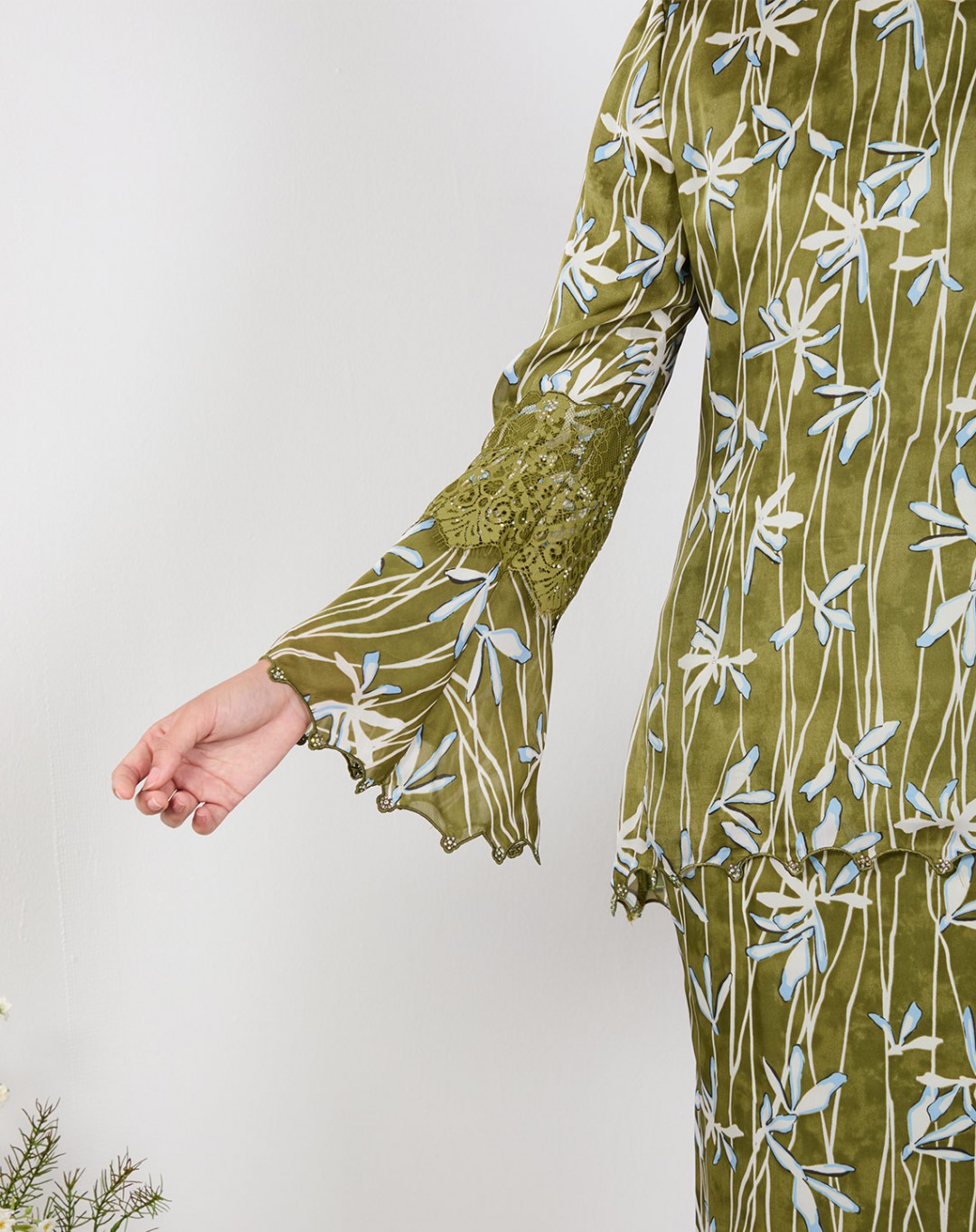 ALISHNA BAJU KURUNG