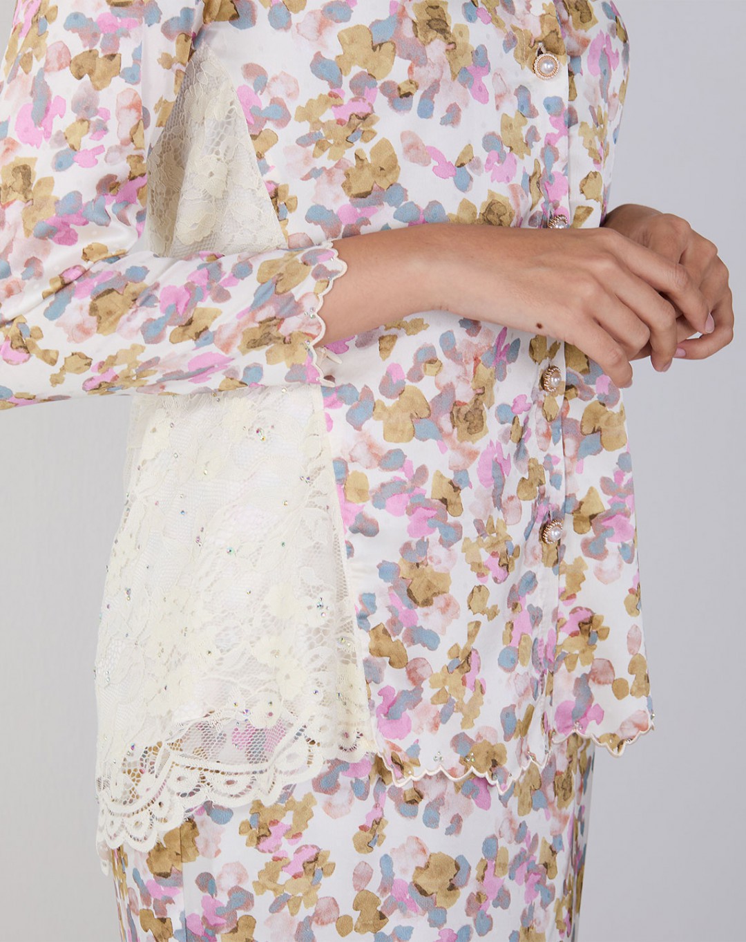 AMILI BAJU KURUNG