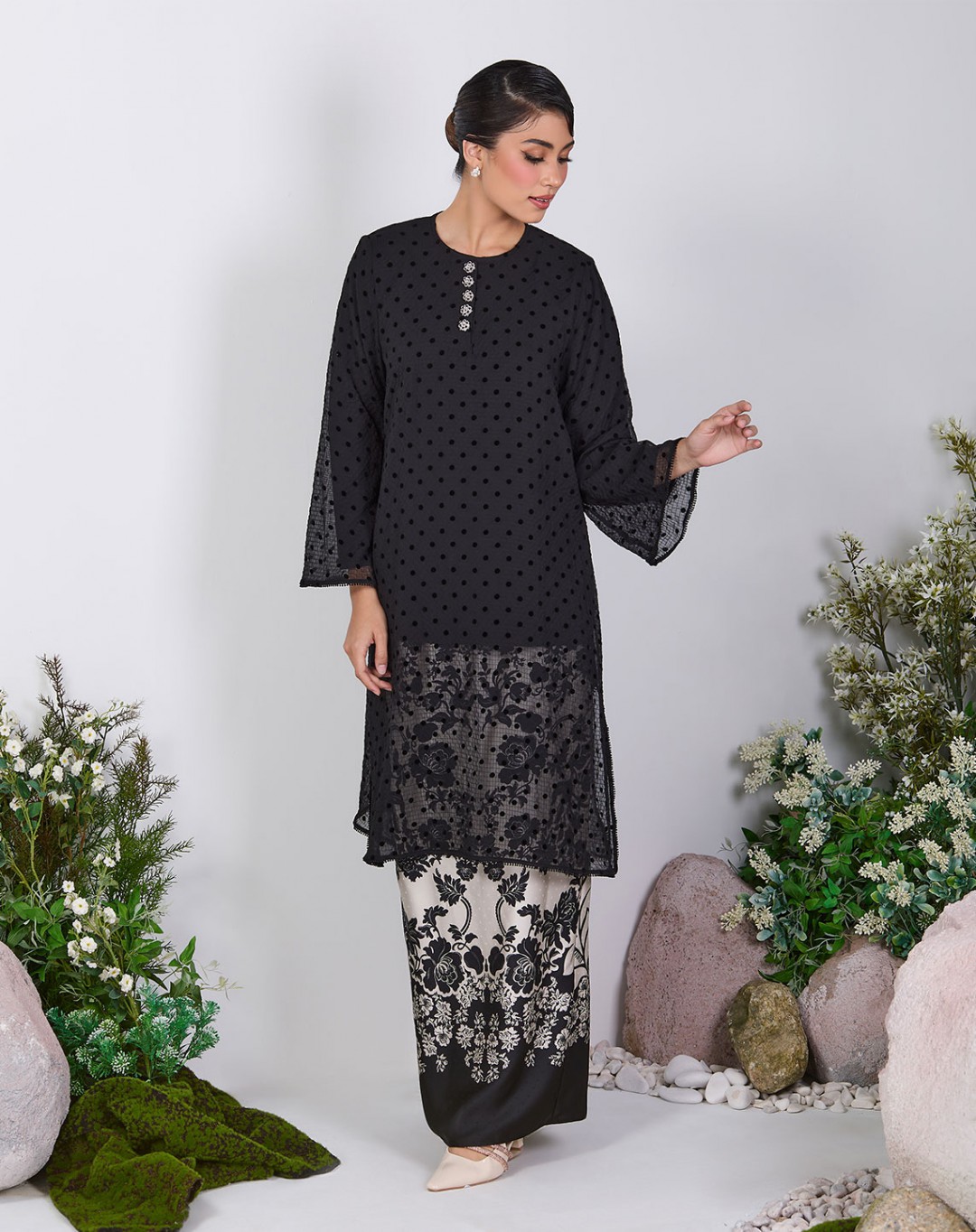 AZALEYA BAJU KURUNG