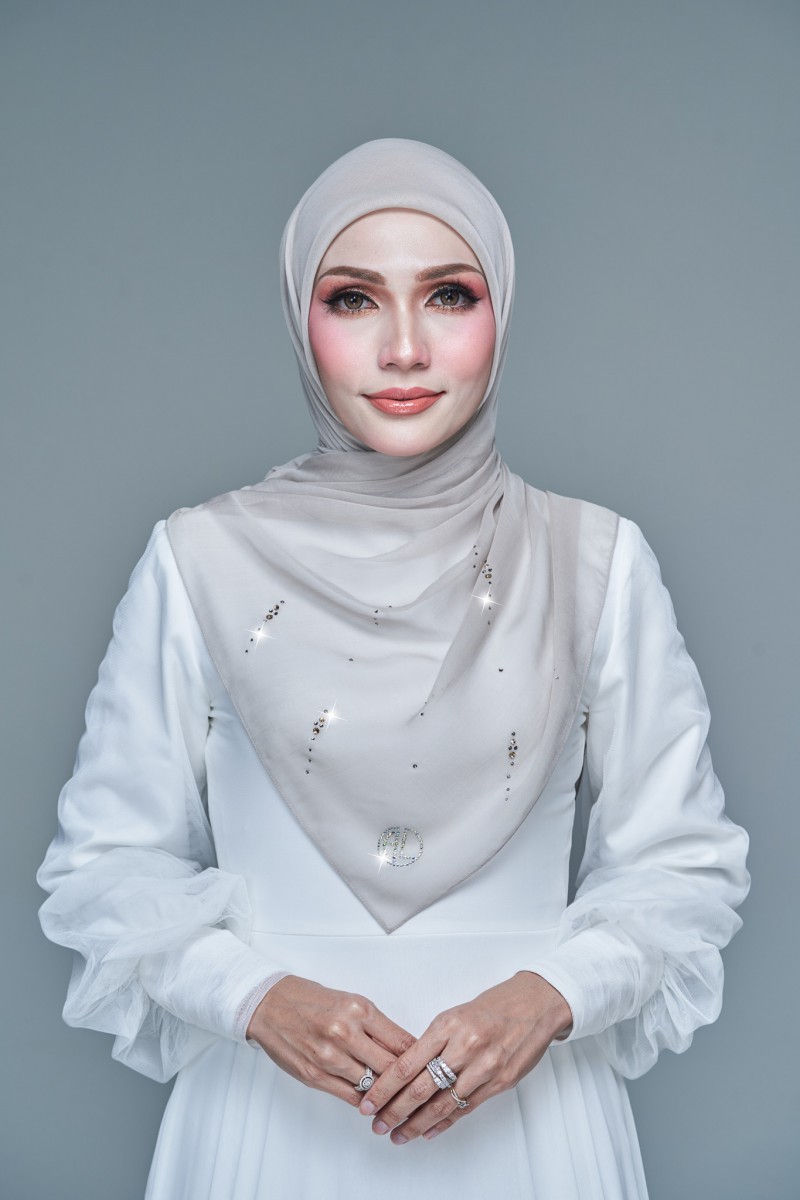 SQ MAIRA VOILE PLAIN DIAMOND