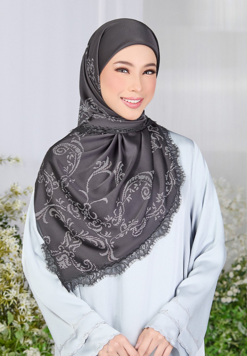 SQ ADELLA PRINTED WITH LACE