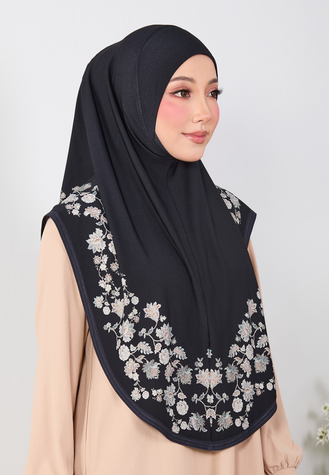 TIARA SARYNA PTD S/A LABUH