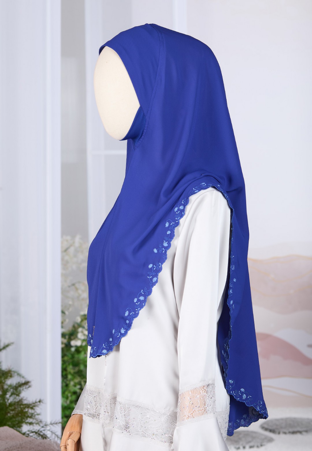 TIARA IRISBLOOM PLAIN EMBROIDERY