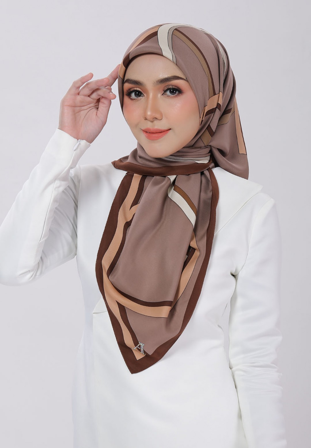 SQ BEIGE MONO PTD 179